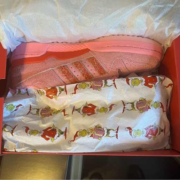 ADIDAS Women’s Forum Low Cindy Lou Who Shoes - Picture 11 of 12